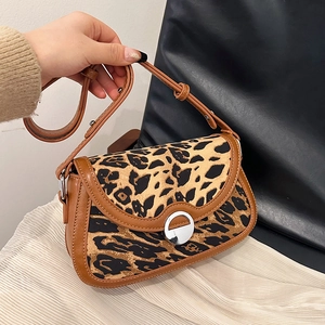 Leopard Print Shoulder Bag PU Leather Fabric Vintage Crossbody Bag Adjustable Strap Metal Buckle Flap Fashion For Women