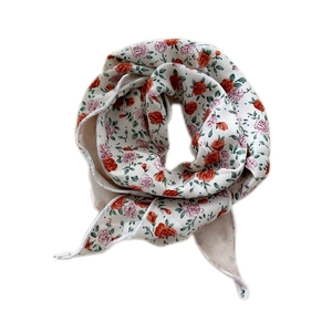 Double-layer diamond silk scarf with red rose floral pattern on a light beige base