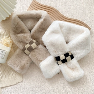 Faux rabbit fur winter scarf for women featuring a black and white checkerboard ring