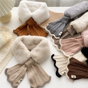 Chic crisscross knit plush scarf in Morandi tones with F label for winter warmth