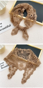 Détail d'écharpe en dentelle florale marron café avec bords festonnés et texture mesh