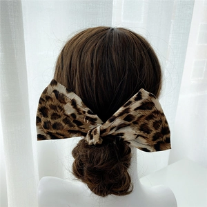 Leopard print bow hair bun maker tool for women, elegant leopard pattern hair accessory