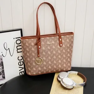Sac Cabas Imprimé Pégase Rétro Grande Capacité Sac Main Cuir PU Femmes Mode Vintage Avec Pendentif M Métal