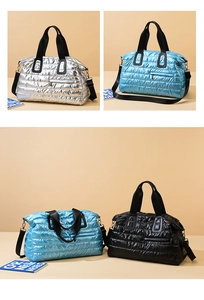 Sac de sport matelassé en argent bleu et noir avec tissu métallique étanche