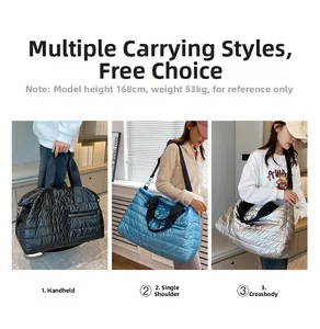 Sac cabas rembourré en nylon montrant les styles porté main, épaule et bandoulière