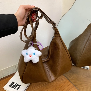 Brown lychee grain PU leather hobo tote bag with cute star plush charm for daily commute
