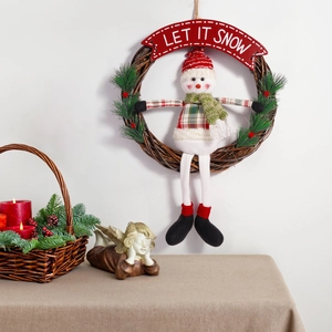 Weihnachtskranz mit Schneemann und Let It Snow Banner aus Rattan für die Türdeko