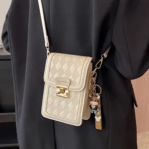 Damen Gesteppte Umhängetasche Für Handy PU-Leder Goldener Metallverschluss Kuh-Anhänger Retro Elegant Schick Klein Quadratisch