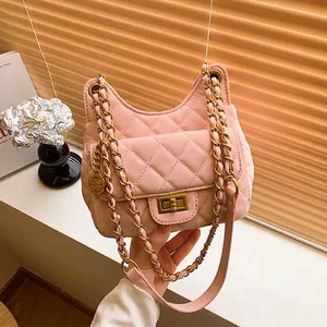 Sac à Bandoulière Matelassé pour Femme Élégant en Cuir PU Avec Pendentif Fleur Sac Messager Selle Rétro pour Fête
