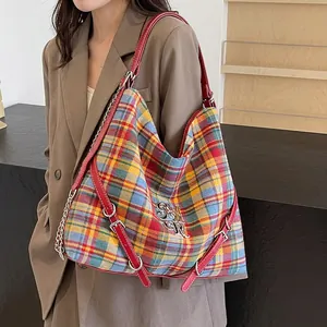 Retro Tartan Canvas Hobo Tote Bag Large Capacity With Red Leather Strap And Silver Metal Chain Fashion Shoulder Bag For Women