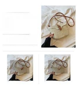 Detailansicht der beigen Strohtasche mit brauner Lederklappe und Größenabmessungen