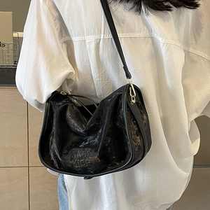 Sac Boston classique en cuir mat vintage avec logo XICH XICH gravé pour femme