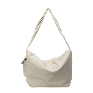 Grand sac cabas en toile blanc cassé avec bandoulière et poche latérale pratique