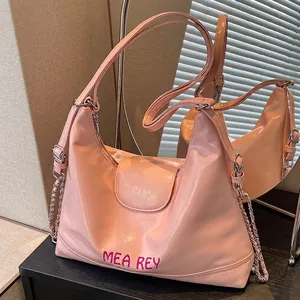 Borsa Hobo Da Donna Grande Capacità Pelle PU Vernice Lucida Borsa A Tralla Catena In Metallo Ricamo Borsa Alla Moda