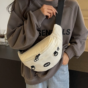 Borsa pettorale in tela beige di grande capacità con tracolla regolabile per donna