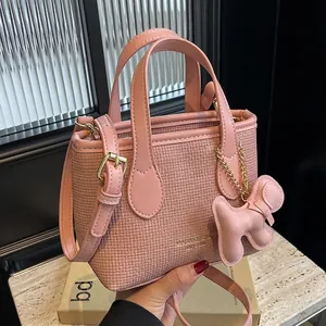 Mini Borsa A Tracolla Donna Pelle PU Intrecciata Mano Alla Moda Casual Stile Coreano Piccola Tote Con Ciondolo Animale