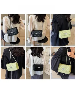 Mehrere Ansichten der Damen-Stepptasche mit Kette zur Darstellung von Passform und Stil