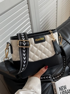 Women Quilted Shoulder Bag PU Leather Rhombic Pattern Contrast Color Wide Strap Fashion Bucket Crossbody Bag