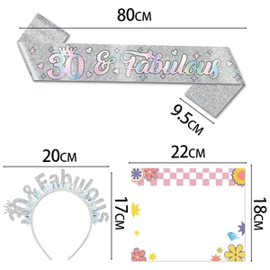 Kit 30ème anniversaire avec écharpe pailletée, diadème strass et carte florale