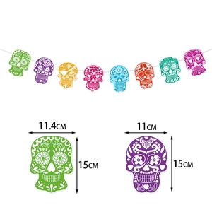 Dimensions de la bannière Jour des Morts avec fanions crânes colorés de 15cm