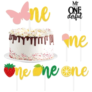 Décoration de gâteau 1er anniversaire avec paillettes et motifs fruits colorés