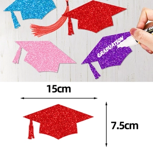Biglietti glitterati a forma di tocco per laurea in vari colori con nappe decorative