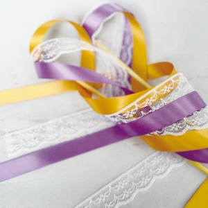 Baguettes de fée de mariage avec rubans en dentelle et clochettes décoratives