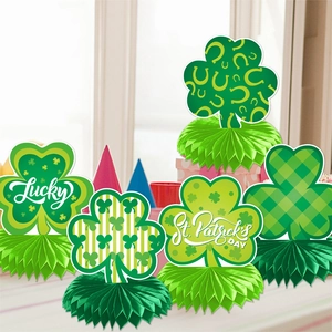 Centres de table trèfle de la Saint-Patrick avec motifs de trèfles et fers à cheval