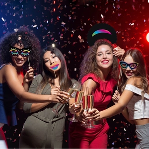 Kit accessoires photo arc-en-ciel pour fête de Nouvel An 2026 avec masque et lunettes