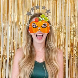 Ensemble de fête avec masque citrouille en papier et serre-tête étoiles argentées
