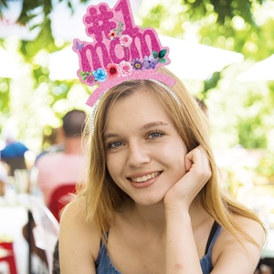 Serre-tête rose pailleté #1 Mom pour la fête des mères avec fleurs colorées