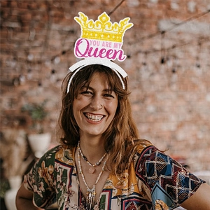 Serre-tête couronne dorée brillante avec texte YOU ARE MY QUEEN pour fête des mères