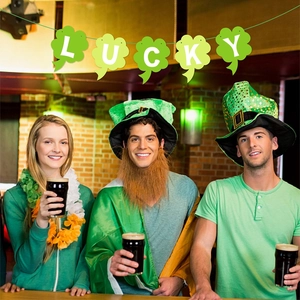 Décorations de fête de la Saint-Patrick avec bannière Lucky et accessoires festifs