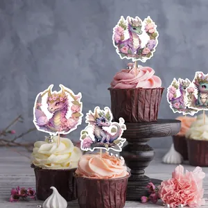 Decorazioni per cupcake con draghi cartoon ed elementi floreali su torte alla crema