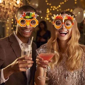 Lunettes de fête de Thanksgiving en papier avec motifs de dinde et feuilles d'érable
