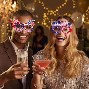 Lunettes de fête Fête Nationale avec cœurs bleu blanc rouge et motifs étoiles USA