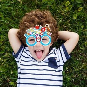 Funny paper glasses for Back to School parties with apple and owl motifs for children