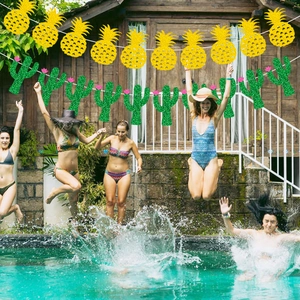 Guirlande de fête d'été pailletée avec motifs ananas et cactus sur fond de piscine