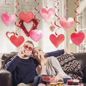 Spirali sospese a forma di cuore rosa per decorazioni di soffitto per San Valentino