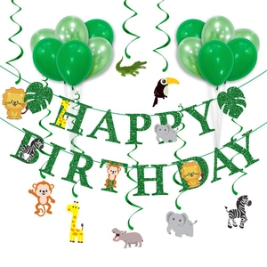 Déco anniversaire thème jungle safari avec bannière pailletée et ballons verts