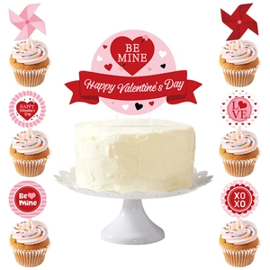 Détail des toppers XOXO en cœur et bannière Be Mine pour cupcakes de Saint-Valentin