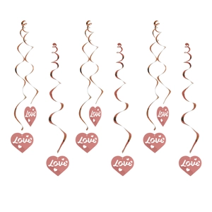 Détail de suspension spirale or rose avec étiquette cœur Love pour déco de la Saint-Valentin