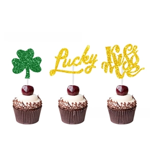 Décorations de cupcakes Lucky et Kiss Me pailletées avec trèfle pour la Saint-Patrick