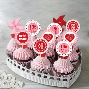 Set de décorations pour cupcakes Saint-Valentin avec motifs XOXO et cœurs roses et rouges