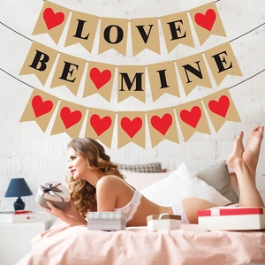 Valentinstag Kraftpapier-Girlande mit LOVE und BE MINE Herzanhängern für Party-Deko
