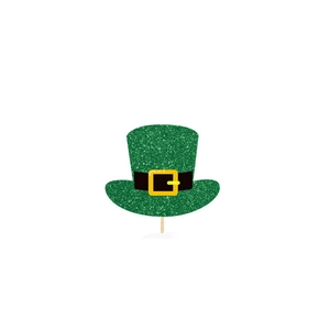 Dettaglio decorazione cupcake San Patrizio con glitter verdi e fibbia dorata