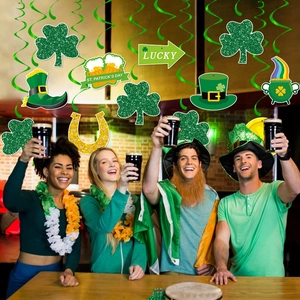 Décorations suspendues trèfle St. Patrick avec bannière Lucky pour décor de fête festive