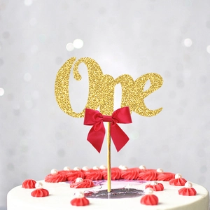 Adorno para tarta One dorado con purpurina y lazo de seda rojo para primer cumpleaños