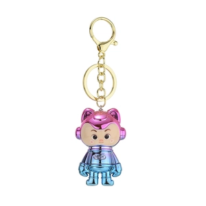 Porte-clés astronaute dégradé rose et bleu avec chaîne dorée et finition galvanisée