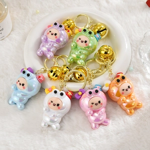 Porte-clés grenouille irisés en six couleurs avec cloches dorées et anneaux métalliques